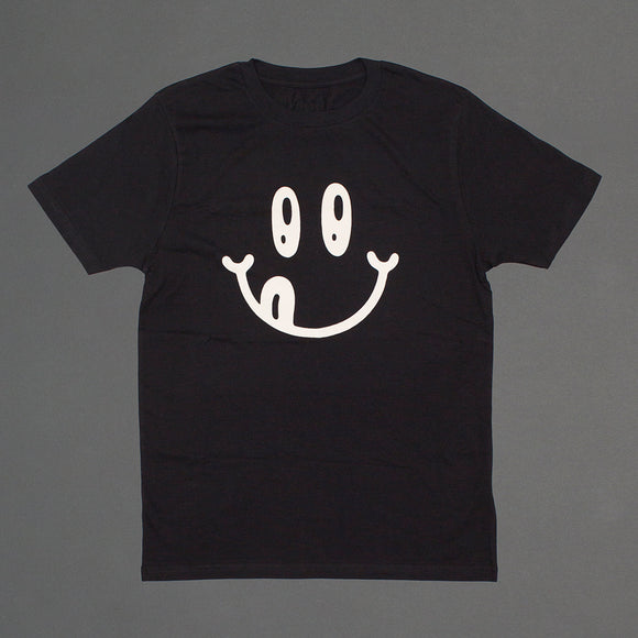 Noa white on black t-shirt